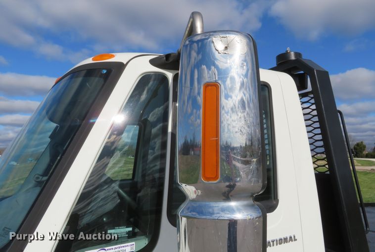 image for item HV9704 2005 International 4300  flatbed transport truck