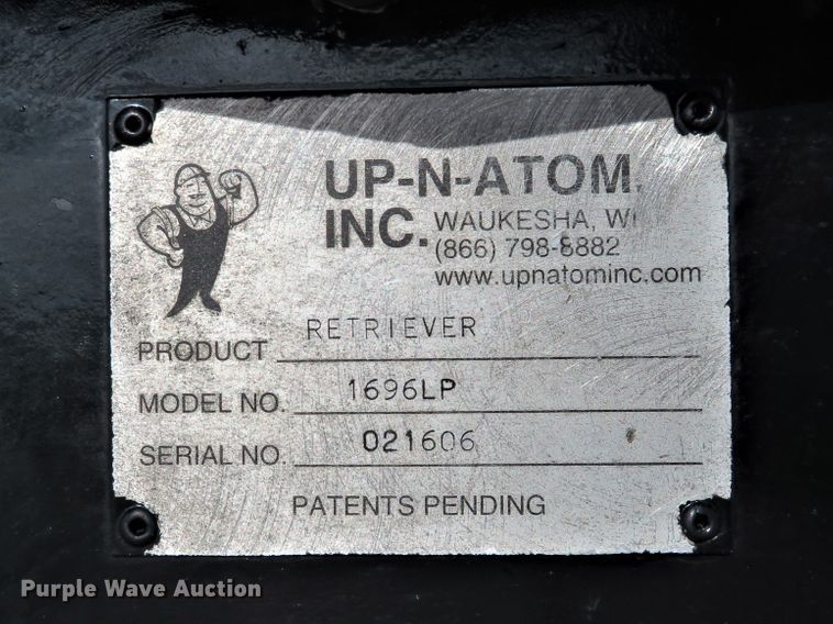 image for item HV9704 2005 International 4300  flatbed transport truck