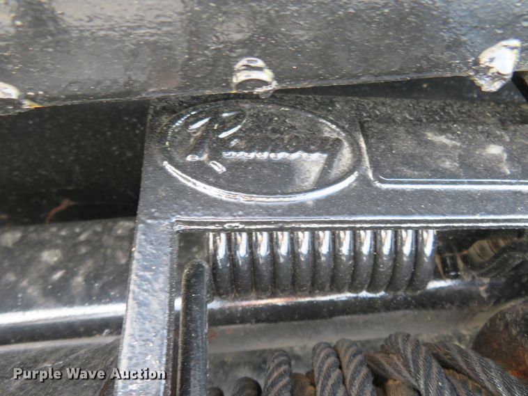 image for item HV9704 2005 International 4300  flatbed transport truck