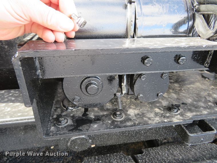 image for item HV9704 2005 International 4300  flatbed transport truck