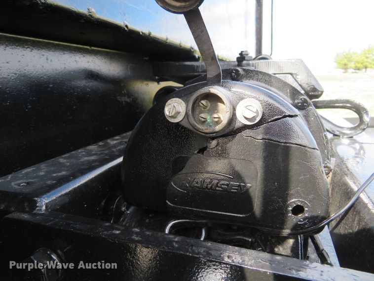 image for item HV9704 2005 International 4300  flatbed transport truck