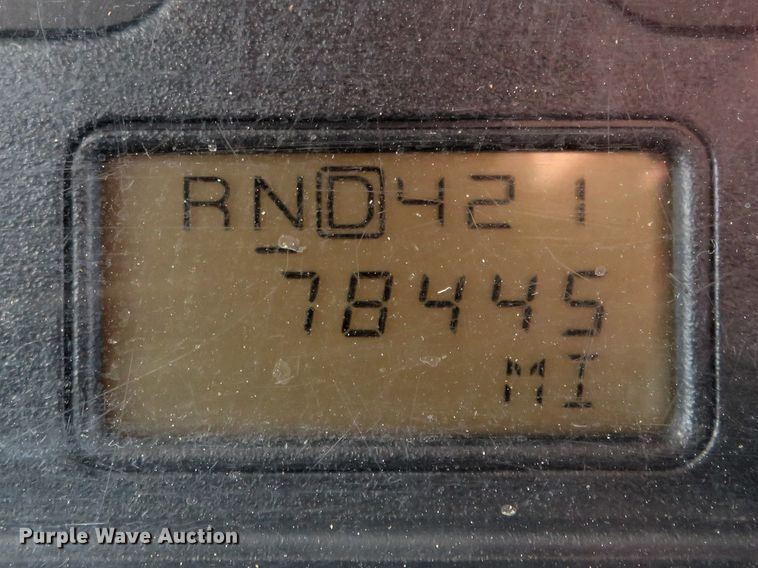 image for item HV9704 2005 International 4300  flatbed transport truck