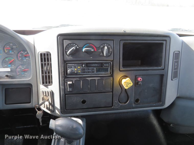 image for item HV9704 2005 International 4300  flatbed transport truck