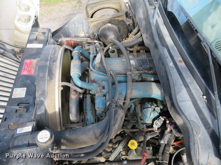 image for item HV9704 2005 International 4300  flatbed transport truck