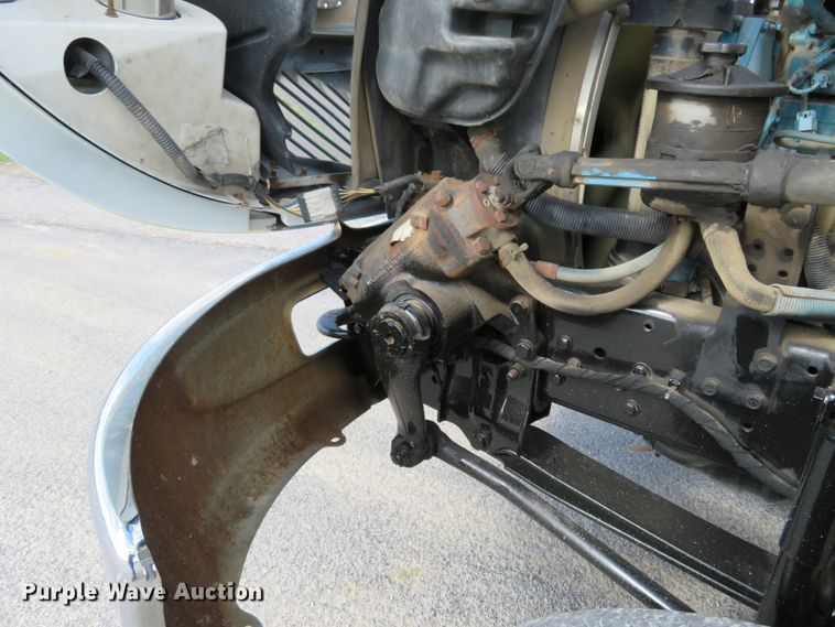 image for item HV9704 2005 International 4300  flatbed transport truck