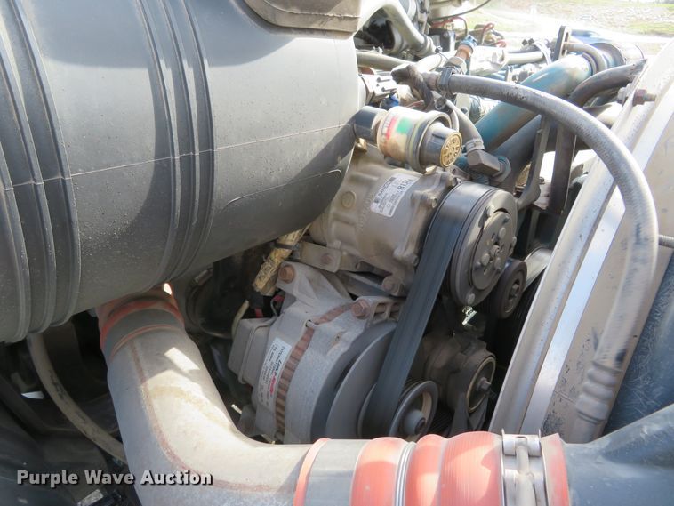 image for item HV9704 2005 International 4300  flatbed transport truck