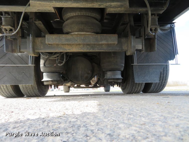 image for item HV9704 2005 International 4300  flatbed transport truck