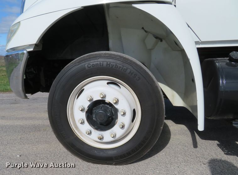 image for item HV9704 2005 International 4300  flatbed transport truck