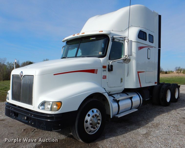 image for item HX9191 2007 International 9400i  semi truck