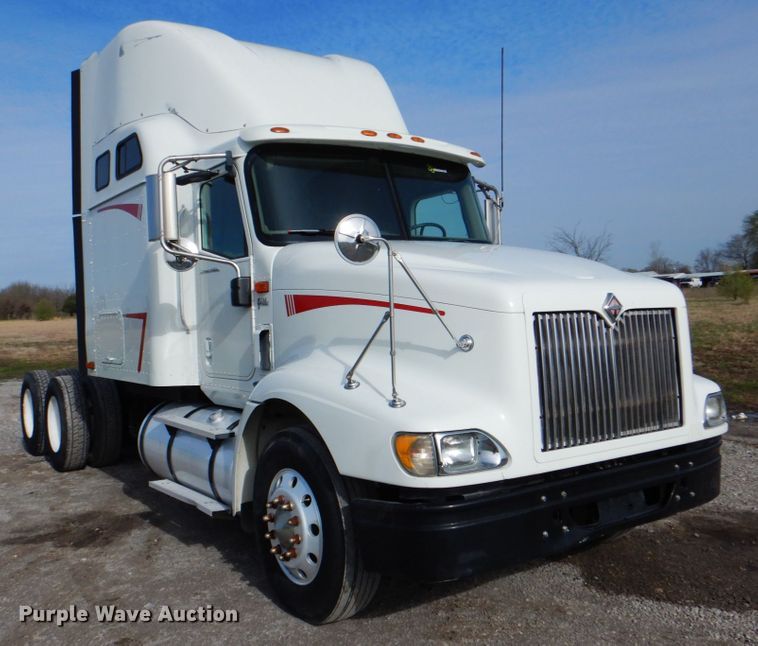 image for item HX9191 2007 International 9400i  semi truck