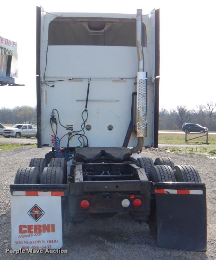 image for item HX9191 2007 International 9400i  semi truck