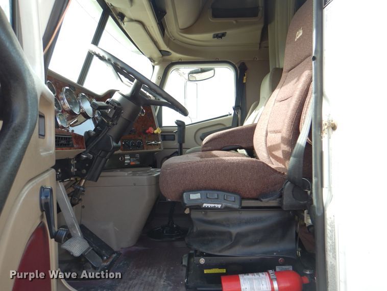 image for item HX9191 2007 International 9400i  semi truck