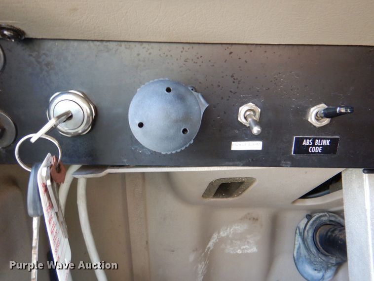 image for item HX9191 2007 International 9400i  semi truck