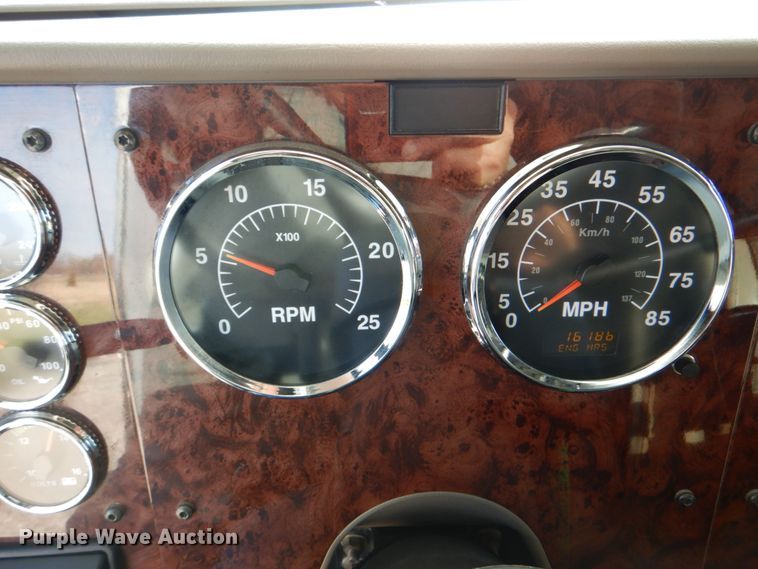 image for item HX9191 2007 International 9400i  semi truck