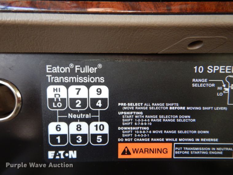 image for item HX9191 2007 International 9400i  semi truck