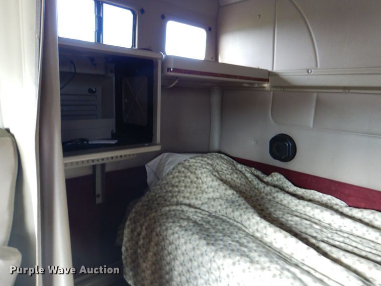 image for item HX9191 2007 International 9400i  semi truck