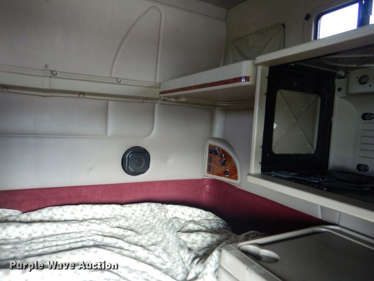 image for item HX9191 2007 International 9400i  semi truck