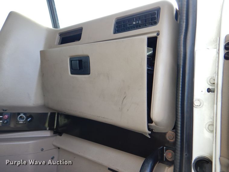 image for item HX9191 2007 International 9400i  semi truck