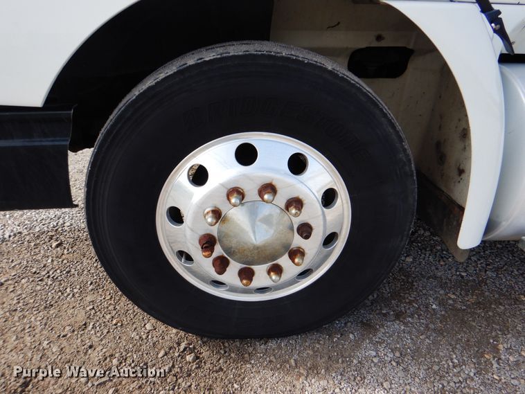 image for item HX9191 2007 International 9400i  semi truck