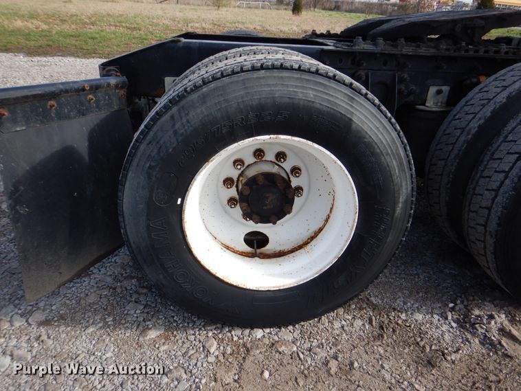 image for item HX9191 2007 International 9400i  semi truck