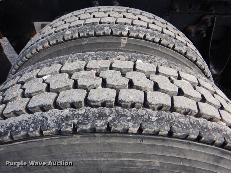 image for item HX9191 2007 International 9400i  semi truck