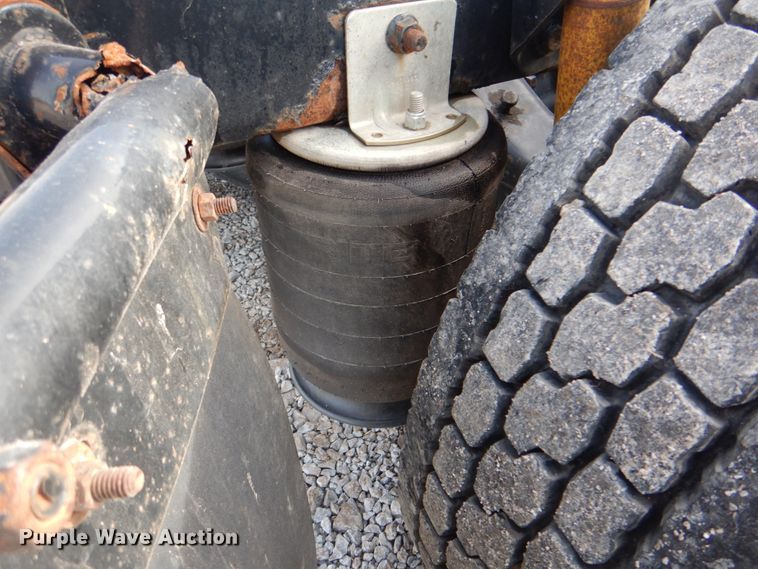 image for item HX9191 2007 International 9400i  semi truck