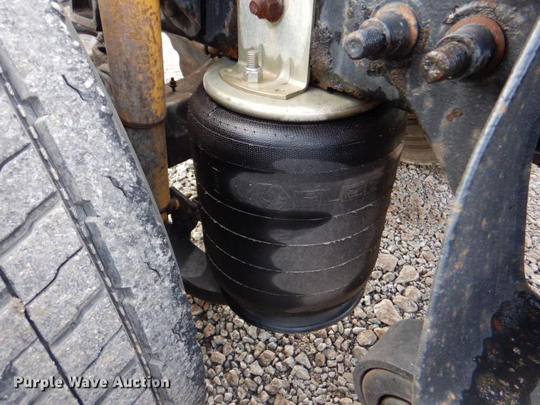 image for item HX9191 2007 International 9400i  semi truck