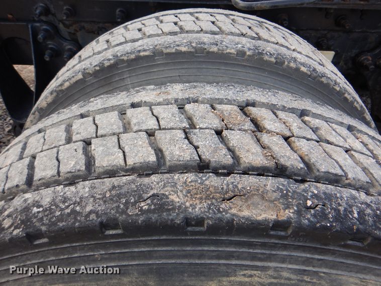 image for item HX9191 2007 International 9400i  semi truck