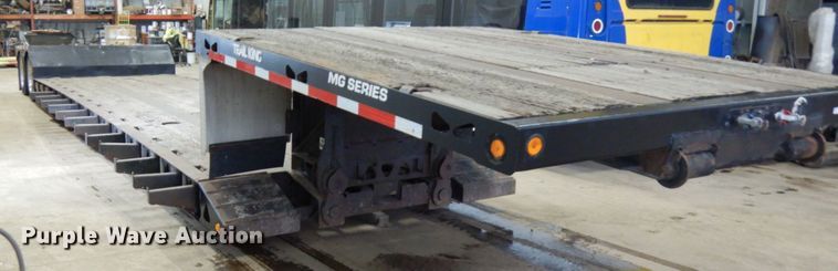 image for item IA9488 2000 Trail King TK60MG-482  lowboy equipment trailer