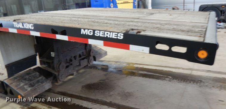 image for item IA9488 2000 Trail King TK60MG-482  lowboy equipment trailer