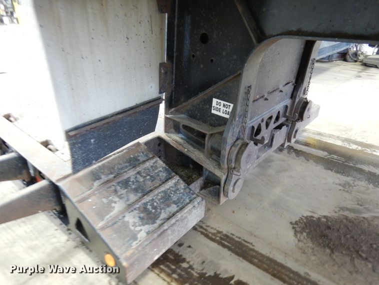 image for item IA9488 2000 Trail King TK60MG-482  lowboy equipment trailer