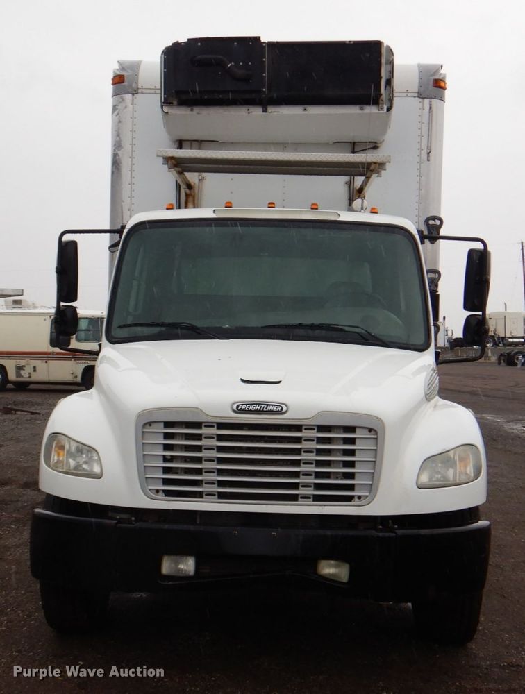 image for item II9812 2007 Freightliner Business Class M2  refrigerated truck