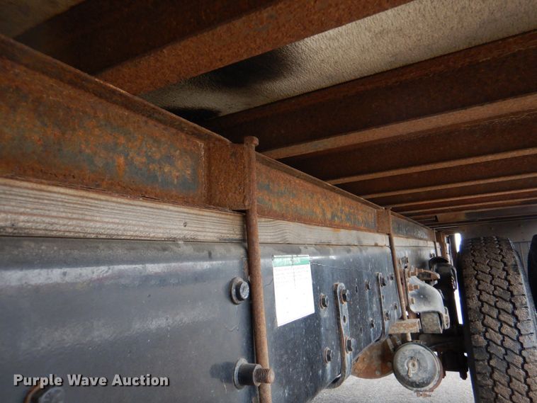 image for item II9812 2007 Freightliner Business Class M2  refrigerated truck