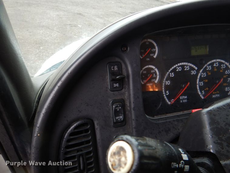 image for item II9812 2007 Freightliner Business Class M2  refrigerated truck