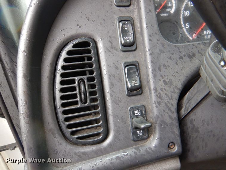 image for item II9812 2007 Freightliner Business Class M2  refrigerated truck