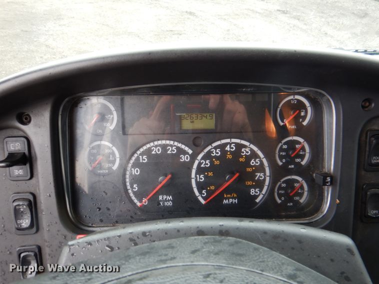 image for item II9812 2007 Freightliner Business Class M2  refrigerated truck