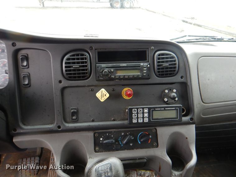 image for item II9812 2007 Freightliner Business Class M2  refrigerated truck