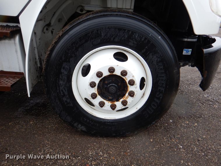 image for item II9812 2007 Freightliner Business Class M2  refrigerated truck