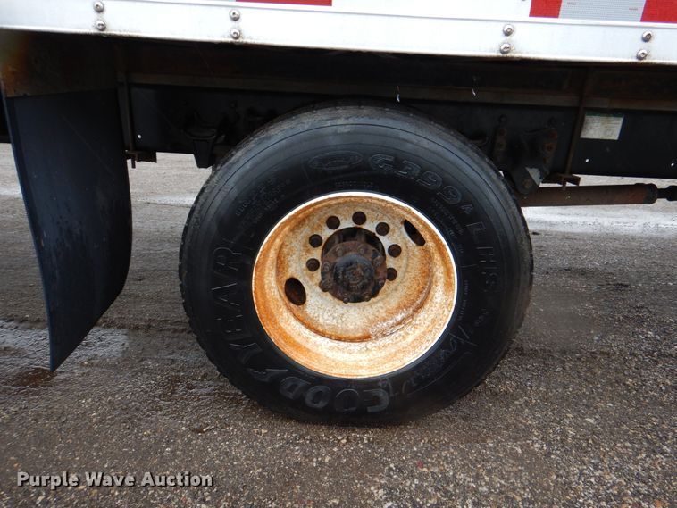 image for item II9812 2007 Freightliner Business Class M2  refrigerated truck