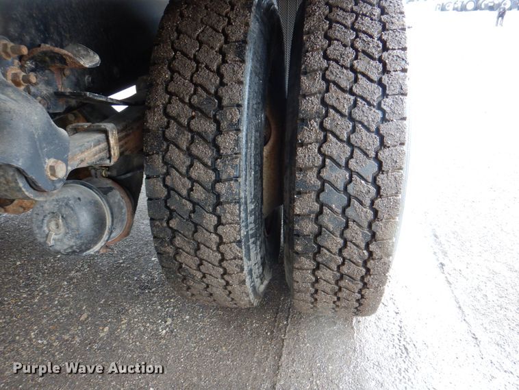 image for item II9812 2007 Freightliner Business Class M2  refrigerated truck