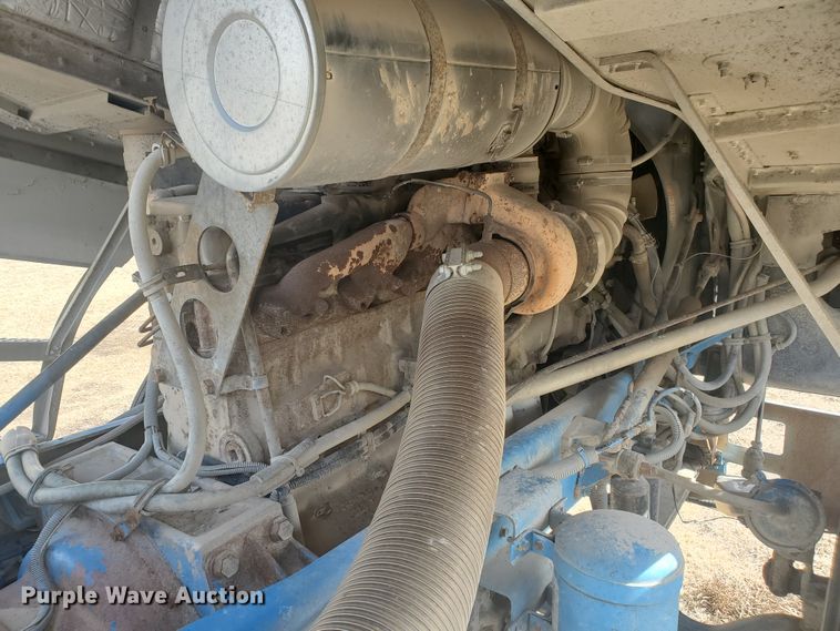 image for item IL9019 1986 Freightliner FLT-64T  semi truck