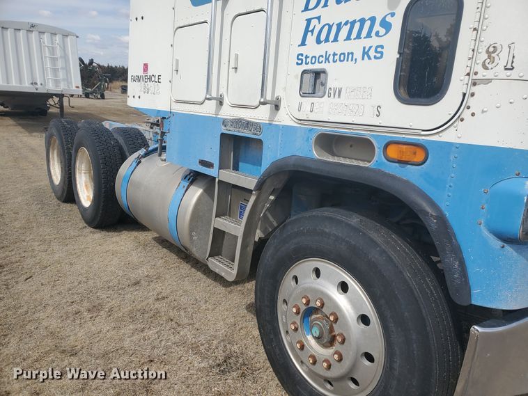 image for item IL9019 1986 Freightliner FLT-64T  semi truck