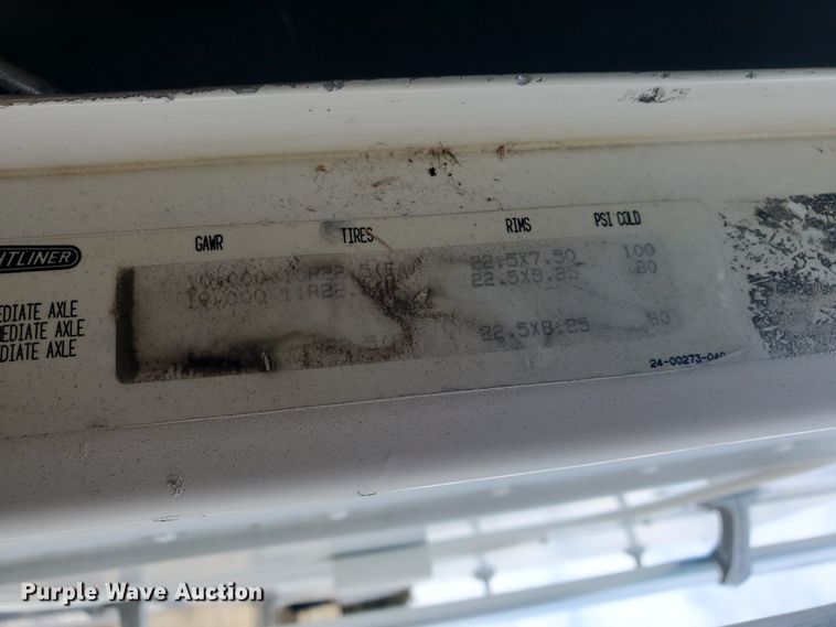 image for item IL9019 1986 Freightliner FLT-64T  semi truck