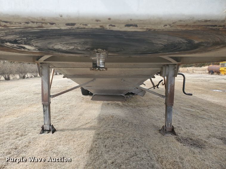 image for item IL9020 1994 Jet  grain trailer