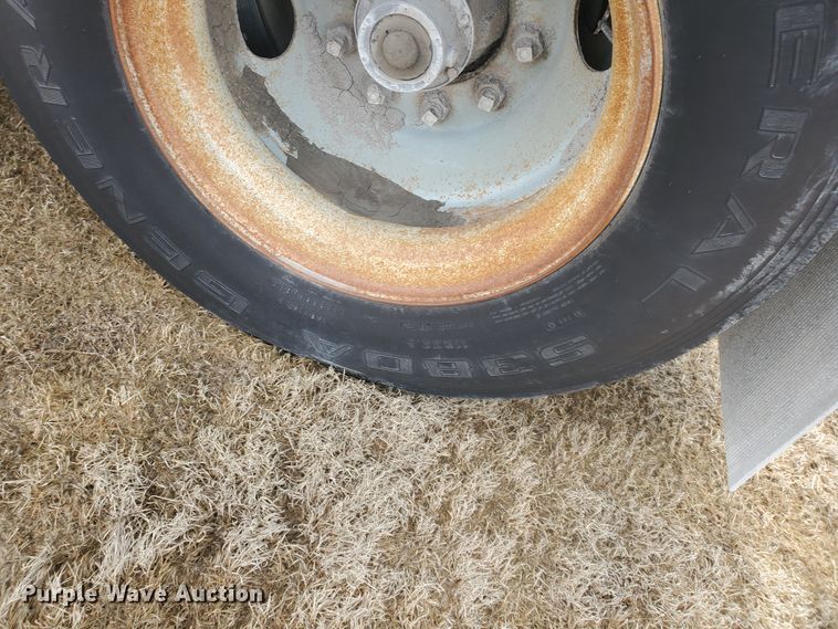 image for item IL9020 1994 Jet  grain trailer