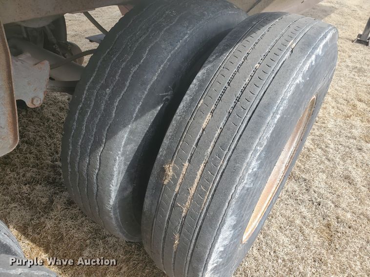 image for item IL9020 1994 Jet  grain trailer