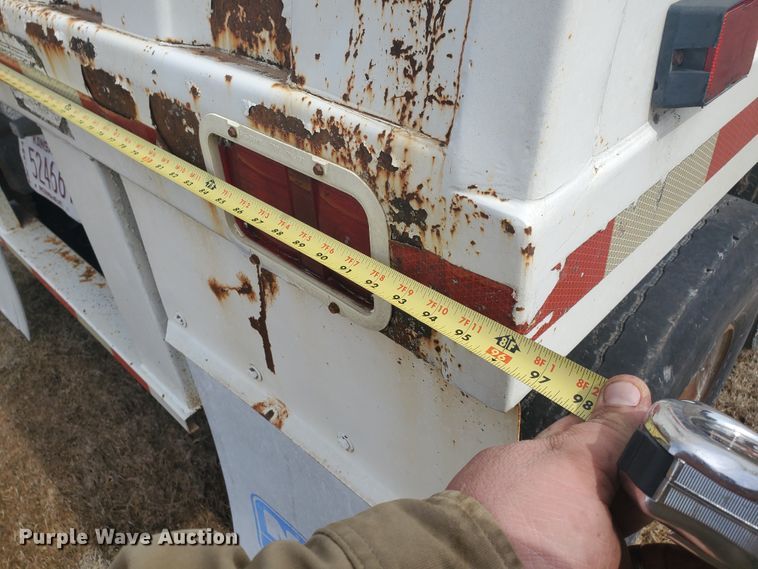 image for item IL9020 1994 Jet  grain trailer