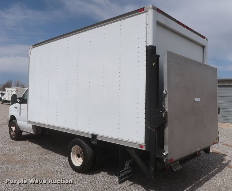 image for item IO9000 2008 Ford E350 Super Duty  box truck