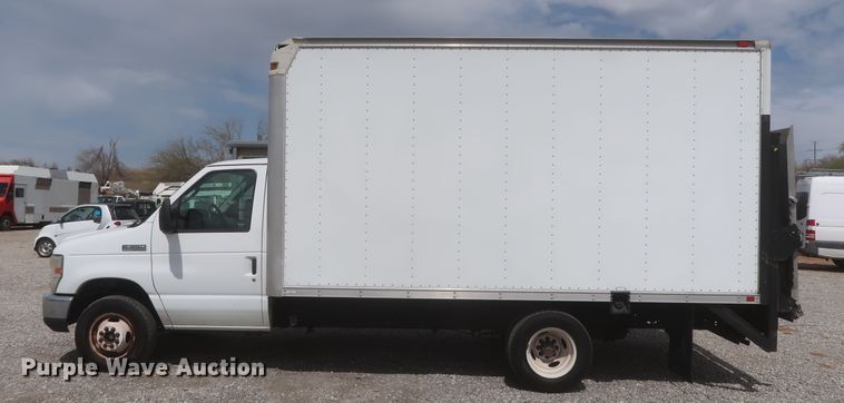 image for item IO9000 2008 Ford E350 Super Duty  box truck