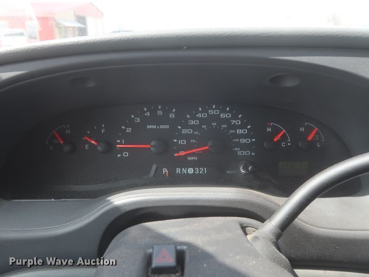 image for item IO9000 2008 Ford E350 Super Duty  box truck